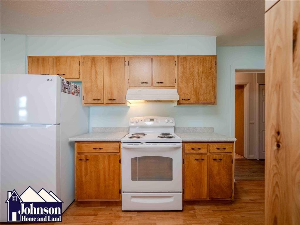283 E 3rd St — photo 8 of 25