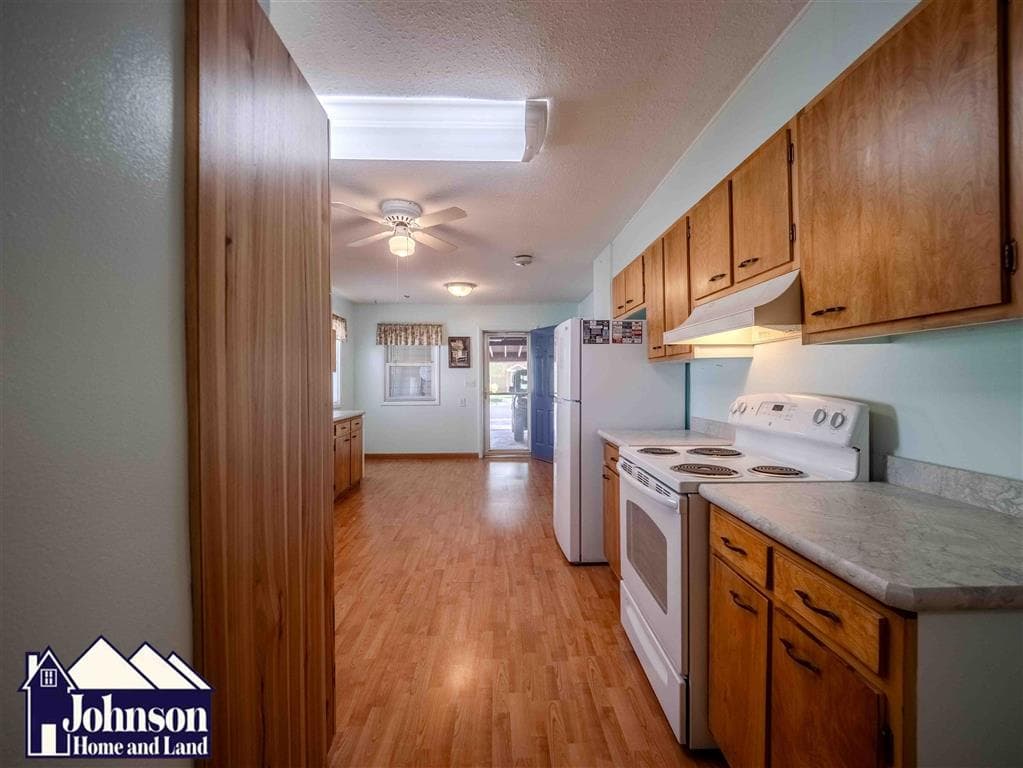 283 E 3rd St — photo 9 of 25