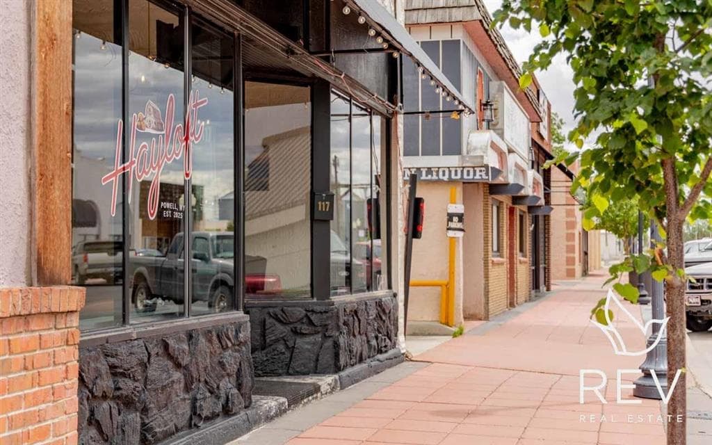 117 S Bent St — photo 2 of 25