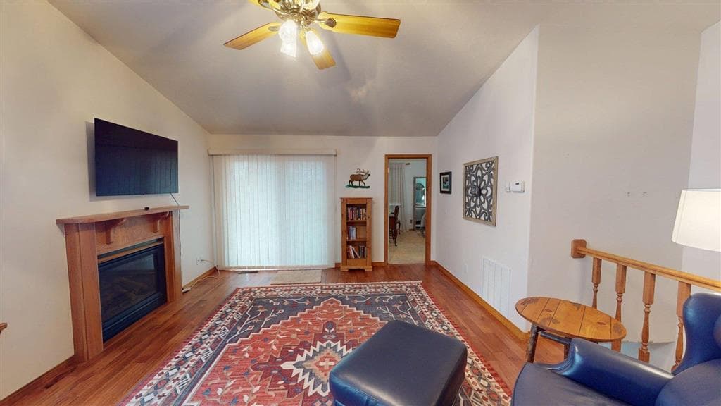 1226 33rd St — photo 5 of 25