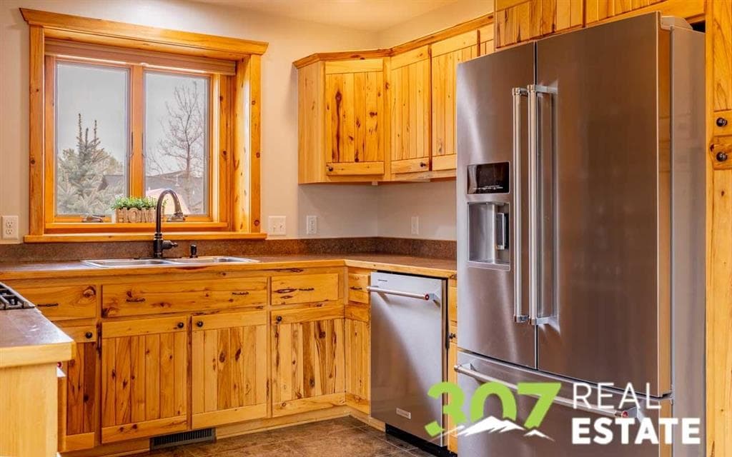 2832 Kent Ave — photo 12 of 25