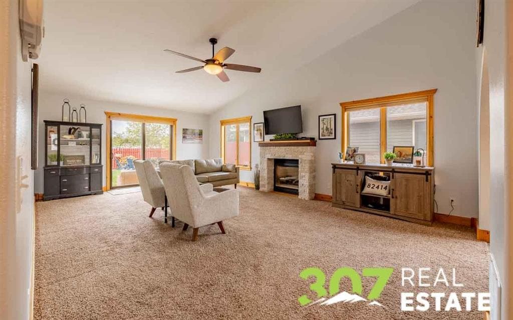 2832 Kent Ave — photo 3 of 25