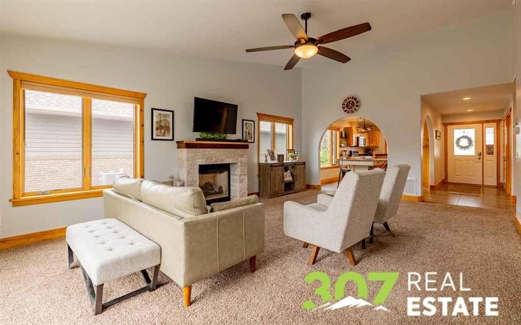 2832 Kent Ave — photo 4 of 25