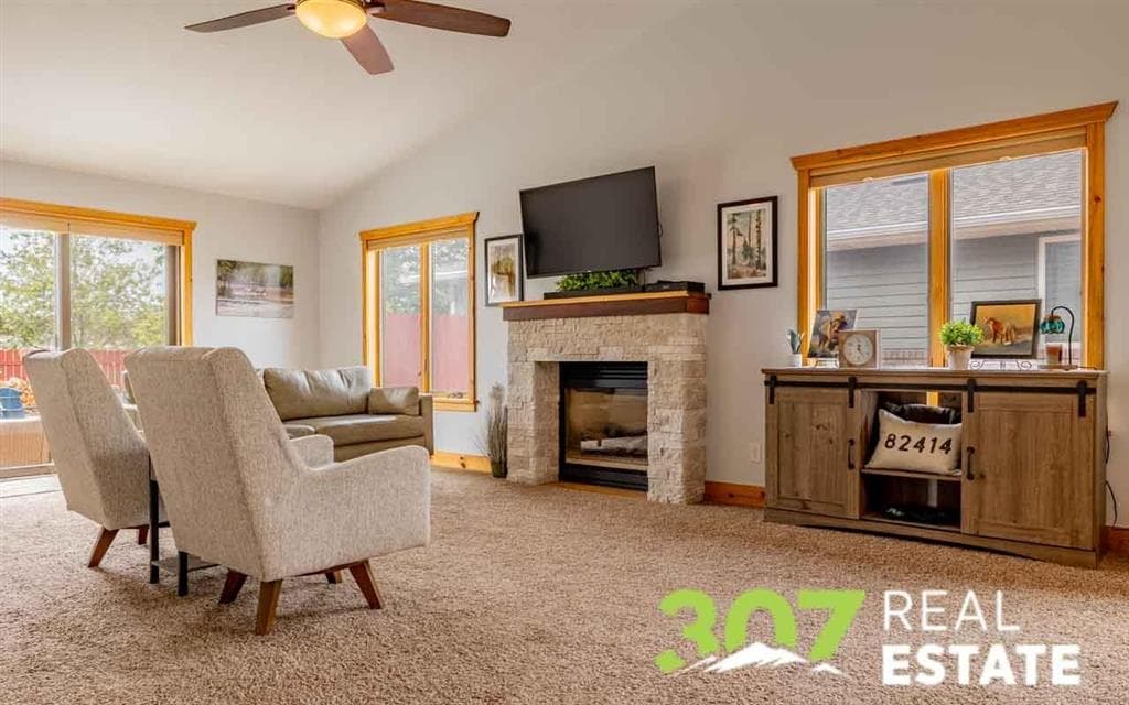 2832 Kent Ave — photo 5 of 25