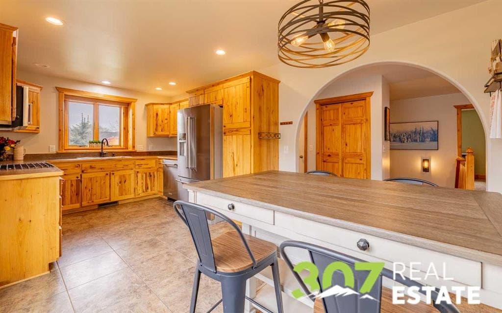 2832 Kent Ave — photo 6 of 25
