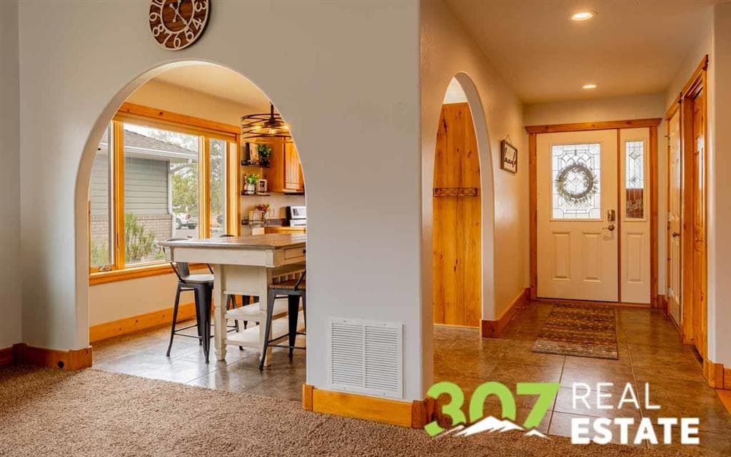 2832 Kent Ave — photo 9 of 25