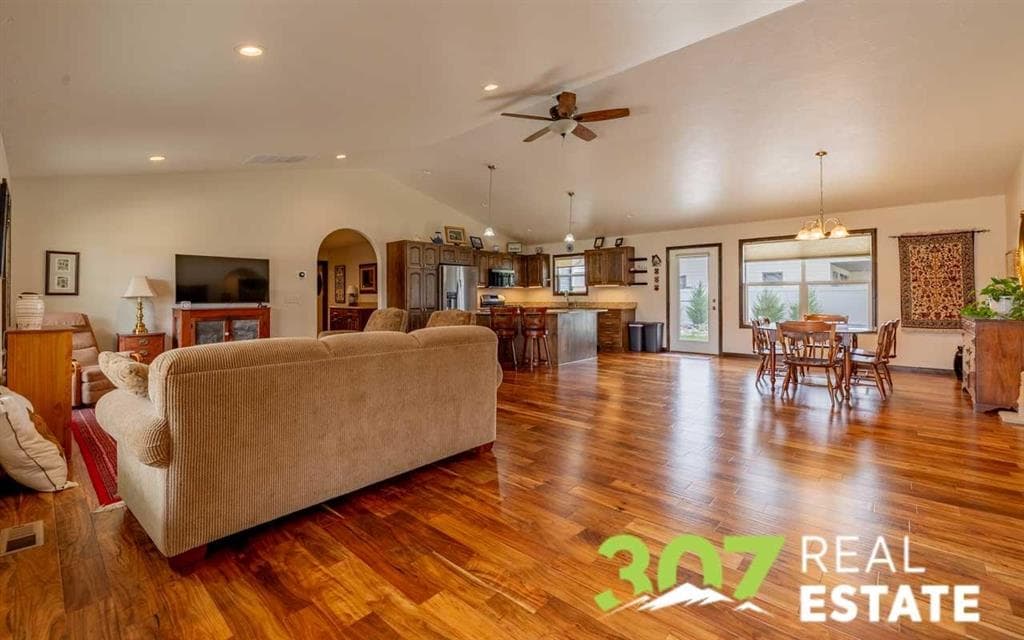 3431 Appalachian Ave — photo 2 of 25