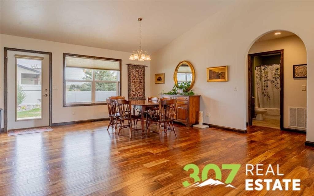 3431 Appalachian Ave — photo 8 of 25