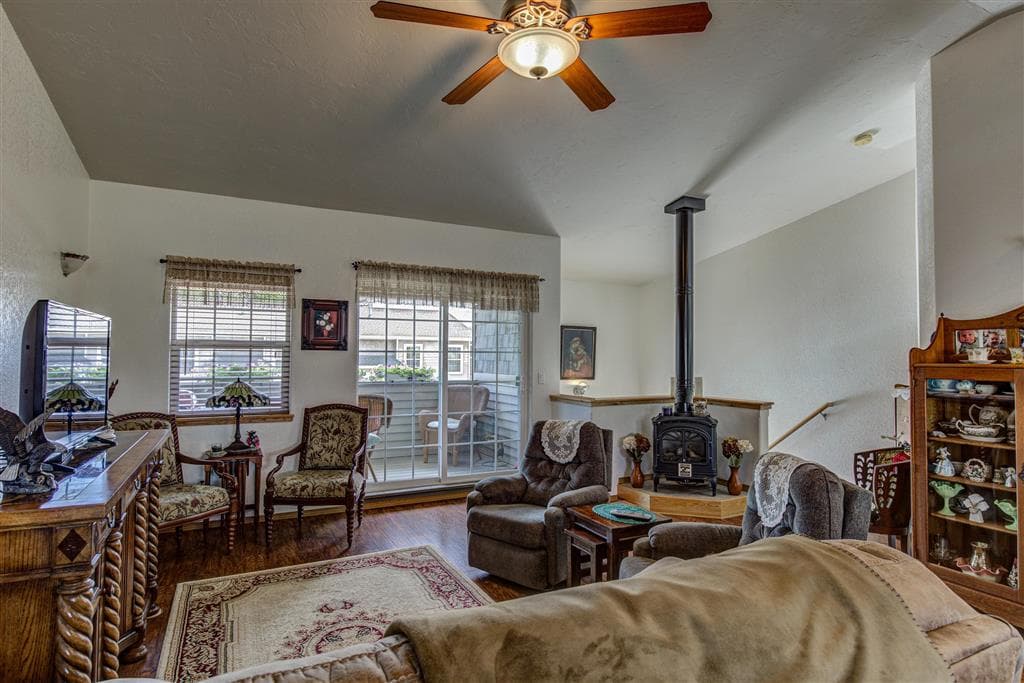 2803 Lincoln Ave — photo 3 of 25