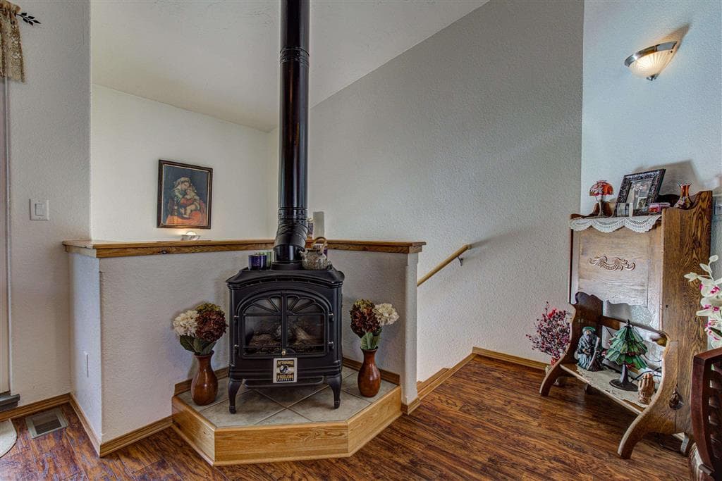 2803 Lincoln Ave — photo 4 of 25