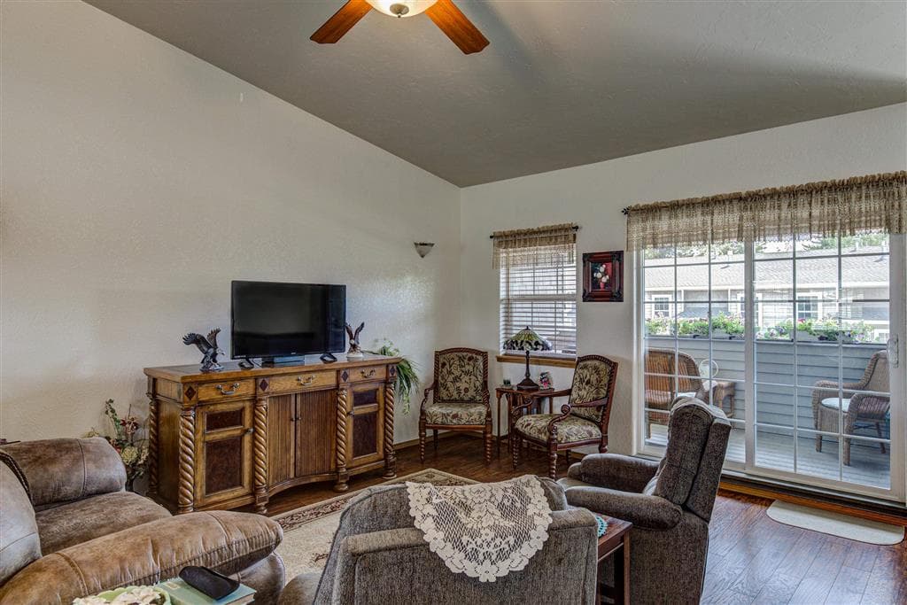 2803 Lincoln Ave — photo 5 of 25