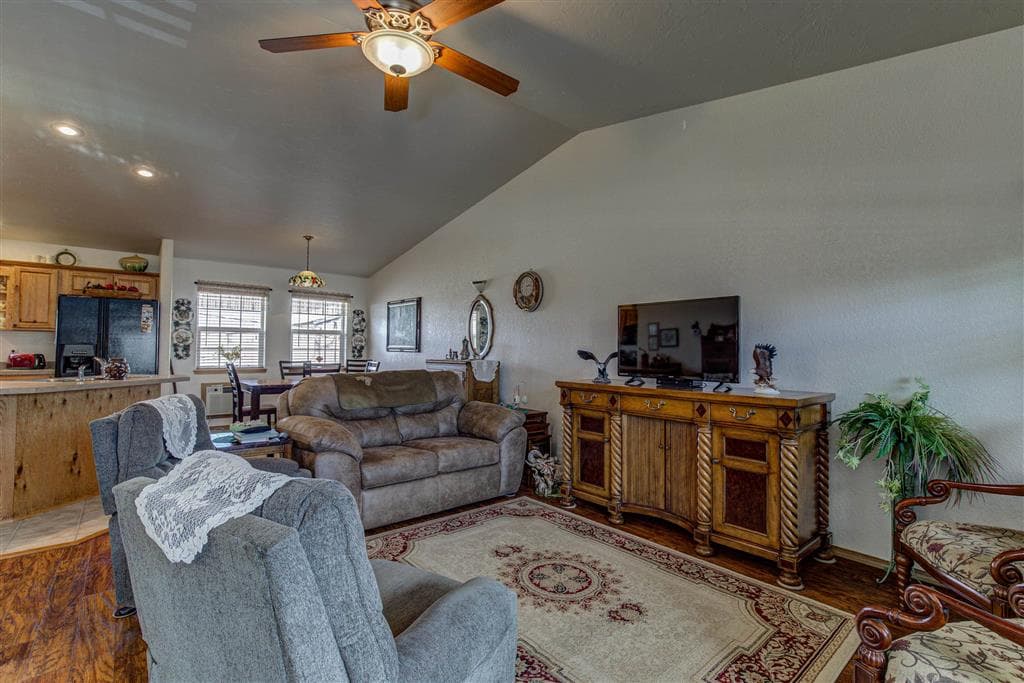 2803 Lincoln Ave — photo 6 of 25
