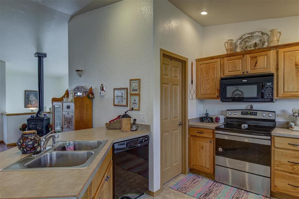 2803 Lincoln Ave — photo 10 of 25