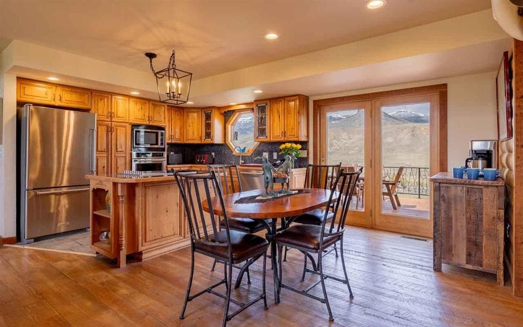 2433 Southfork Rd — photo 8 of 25