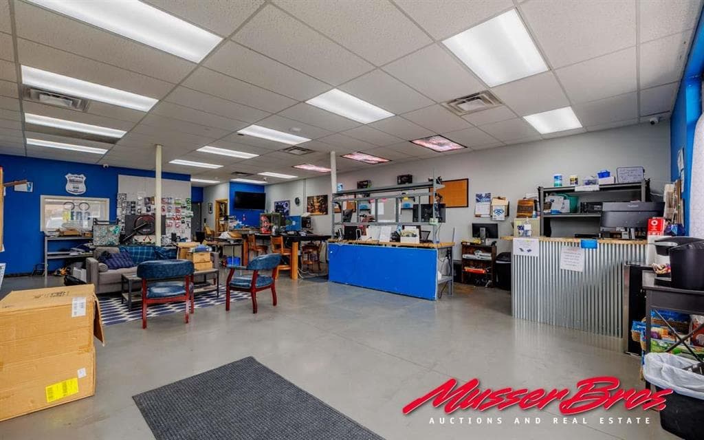 2706 Big Horn Ave — photo 14 of 25