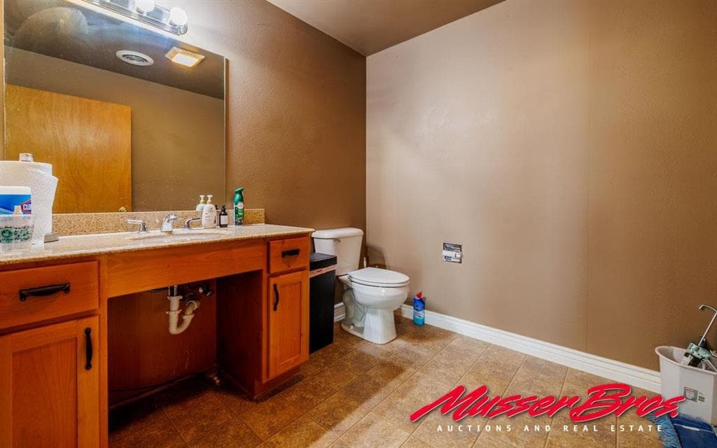 2706 Big Horn Ave — photo 3 of 25