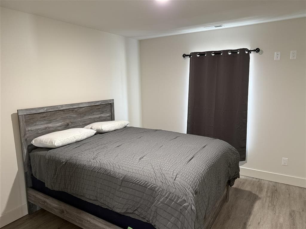 742 N Clark St — photo 8 of 17