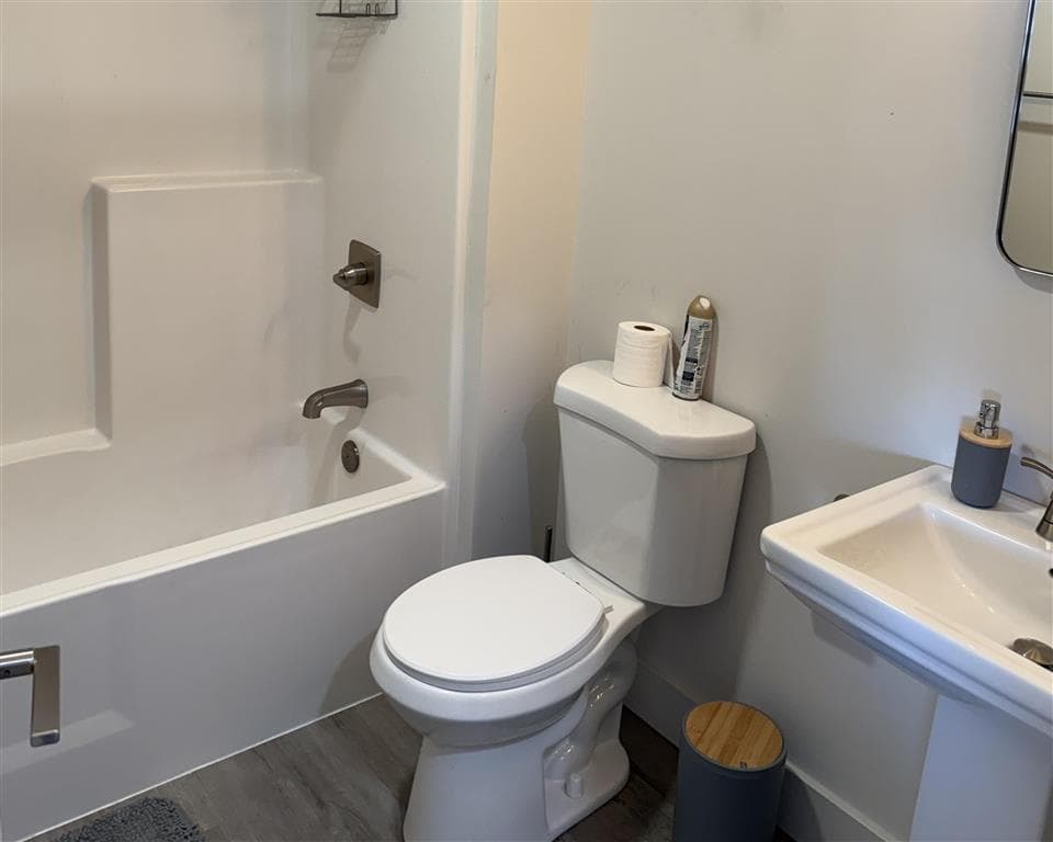 742 N Clark St — photo 9 of 17