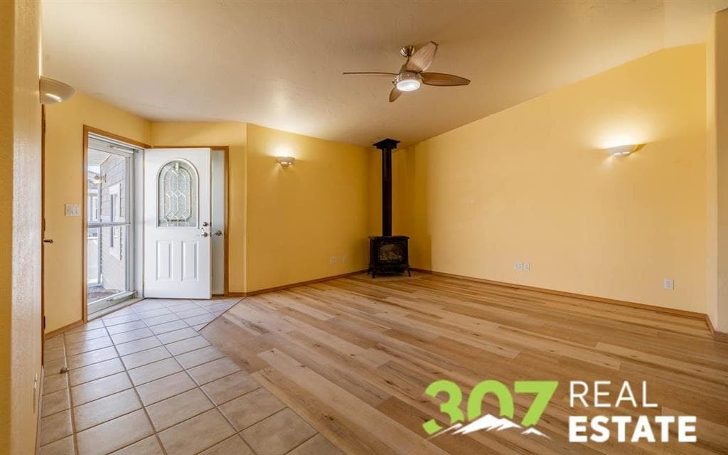 2830 Lincoln Ave — photo 2 of 25