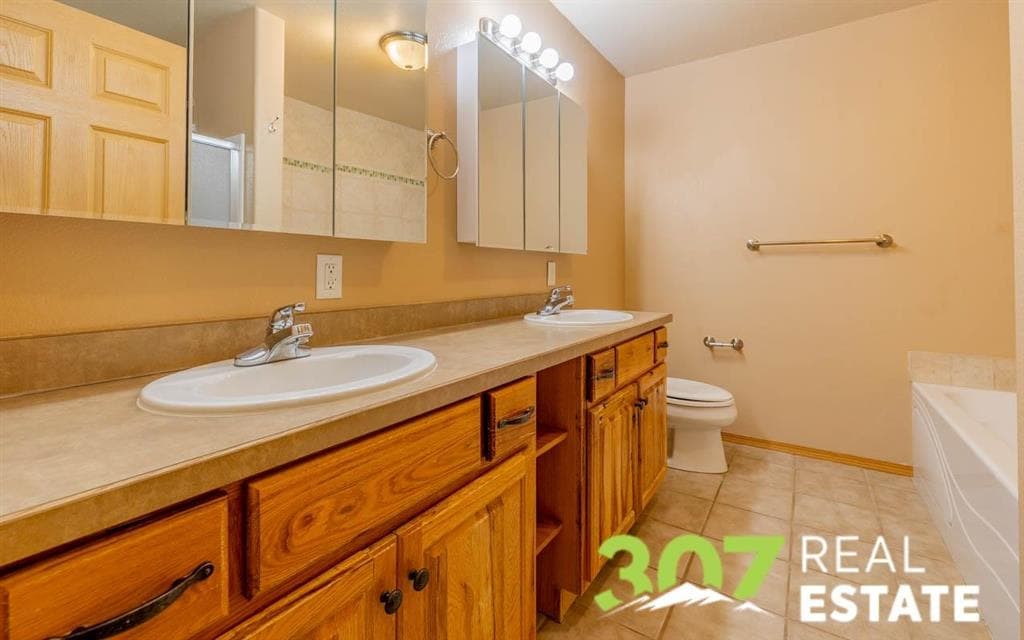 2830 Lincoln Ave — photo 12 of 25