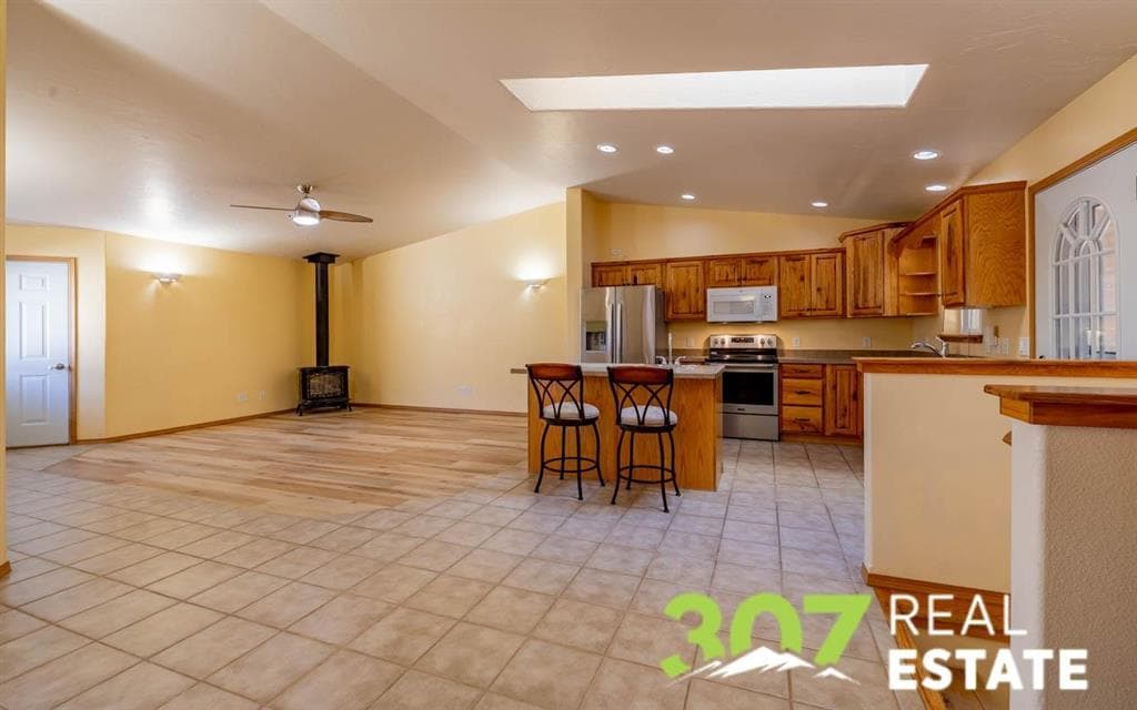 2830 Lincoln Ave — photo 4 of 25