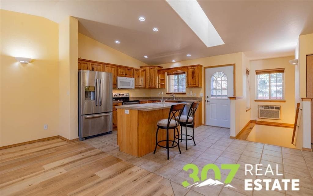 2830 Lincoln Ave — photo 5 of 25