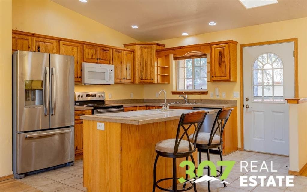 2830 Lincoln Ave — photo 6 of 25