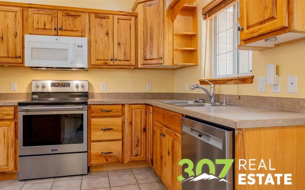 2830 Lincoln Ave — photo 8 of 25