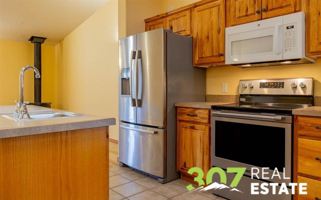 2830 Lincoln Ave — photo 9 of 25