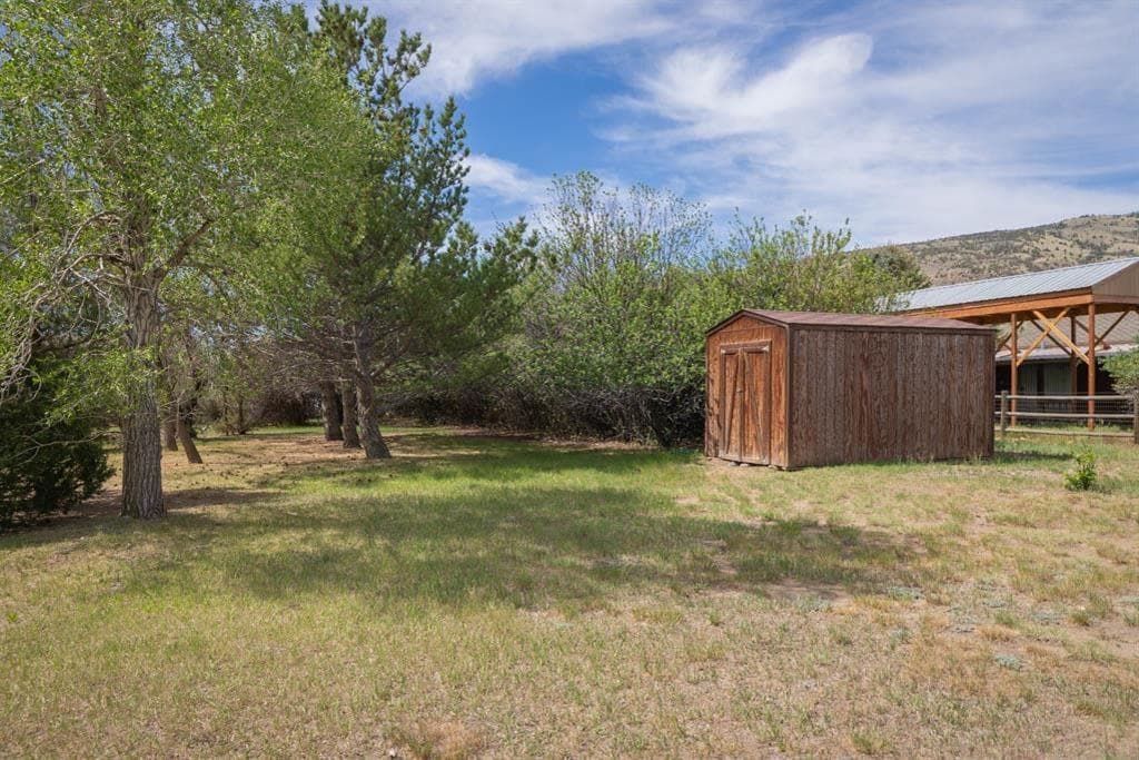2305 Tresler Ave — photo 13 of 25