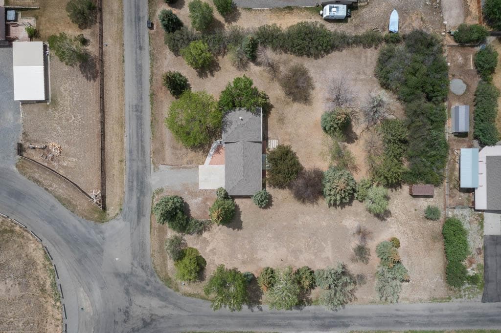 2305 Tresler Ave — photo 9 of 25