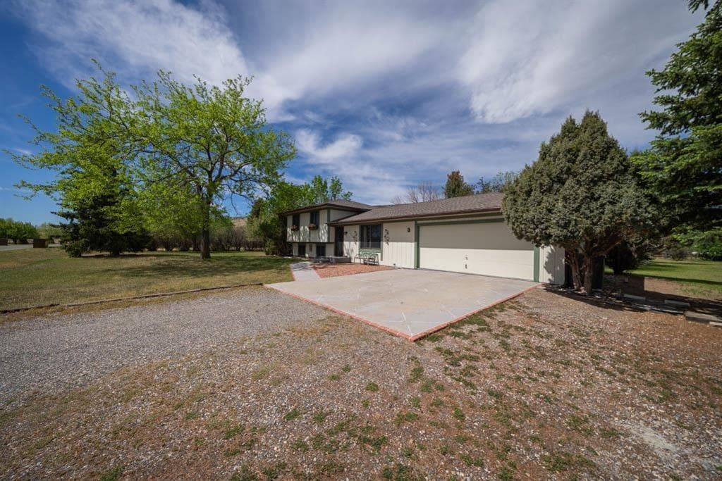 2305 Tresler Ave — photo 10 of 25