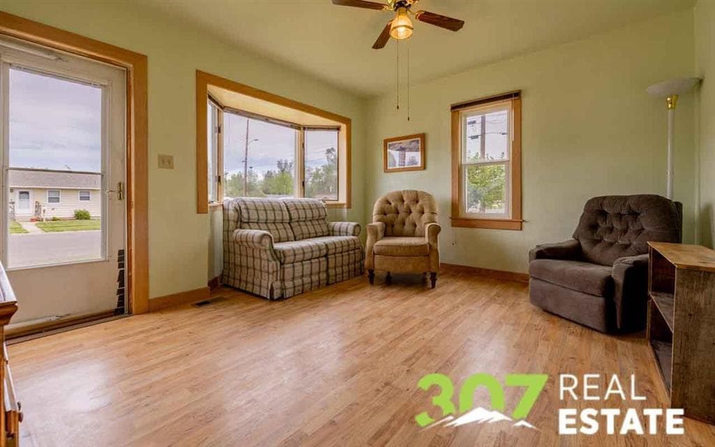 354 W 4th St — photo 3 of 25