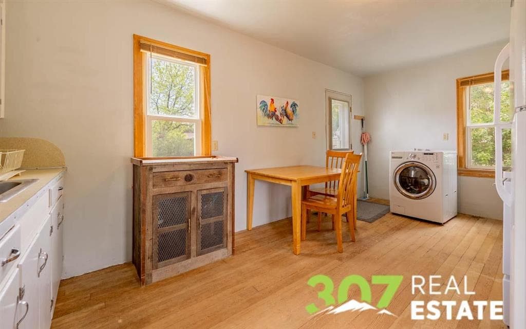354 W 4th St — photo 6 of 25
