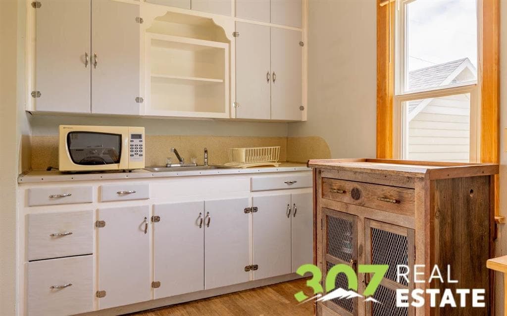 354 W 4th St — photo 8 of 25