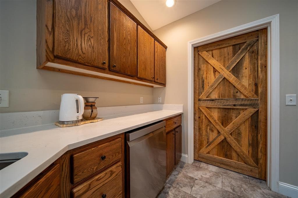 2925 Kent Ave — photo 19 of 25