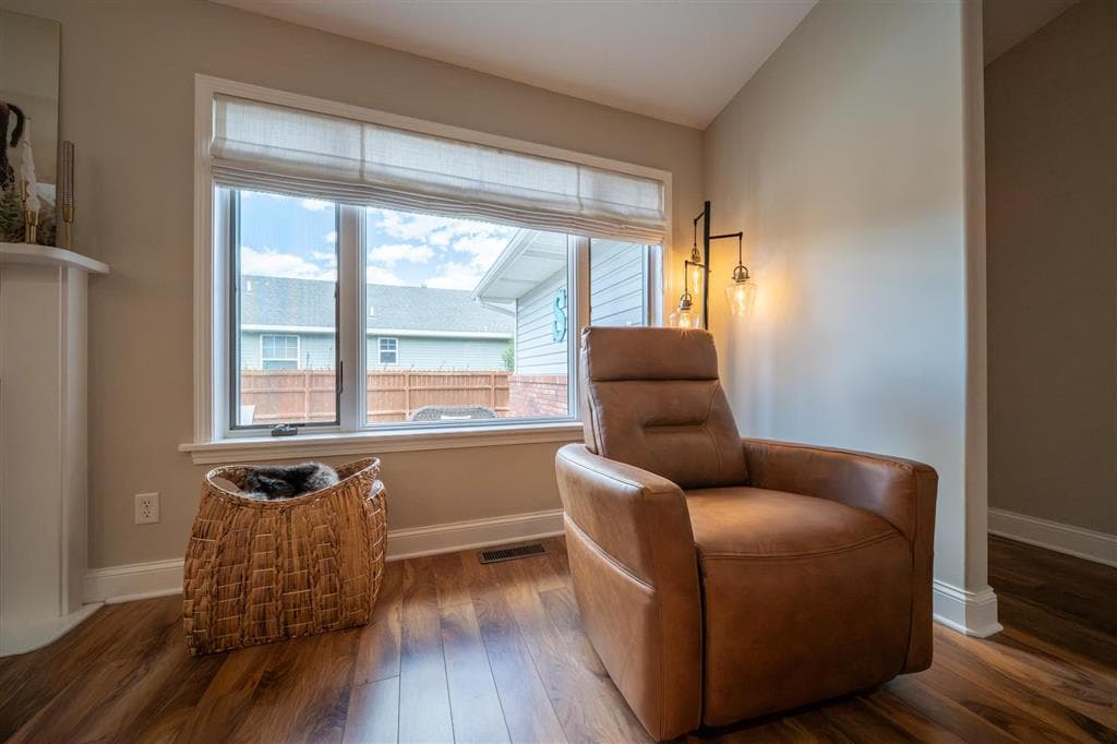 2925 Kent Ave — photo 10 of 25