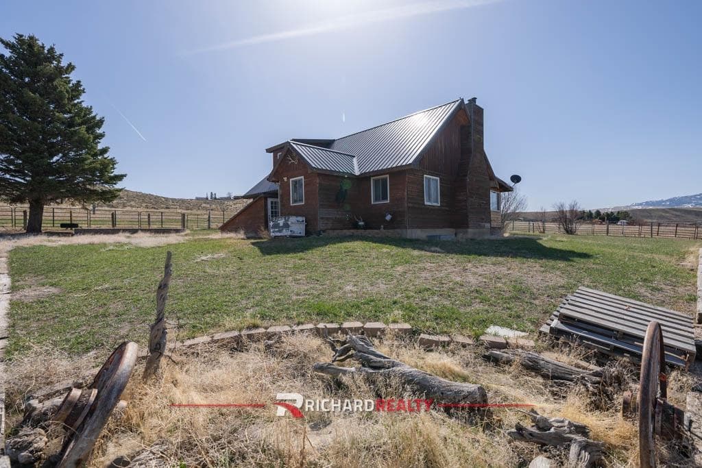 16 Caddis Ln — photo 2 of 25