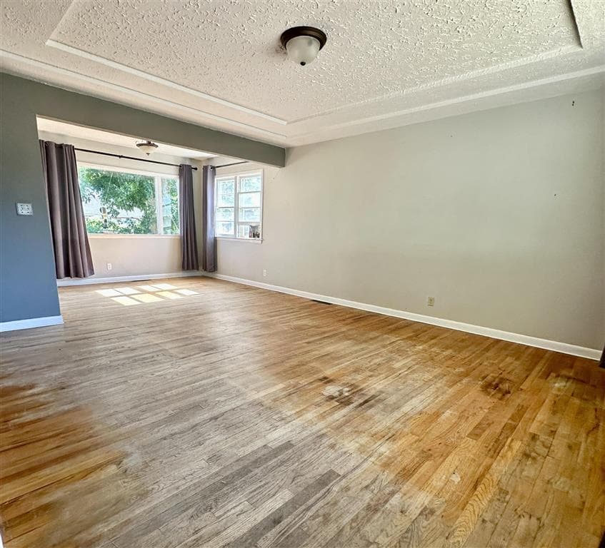 700 Holly Ave — photo 2 of 22