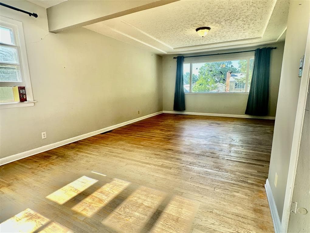 700 Holly Ave — photo 6 of 22