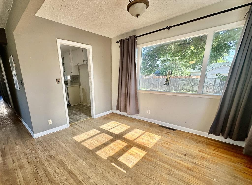 700 Holly Ave — photo 7 of 22