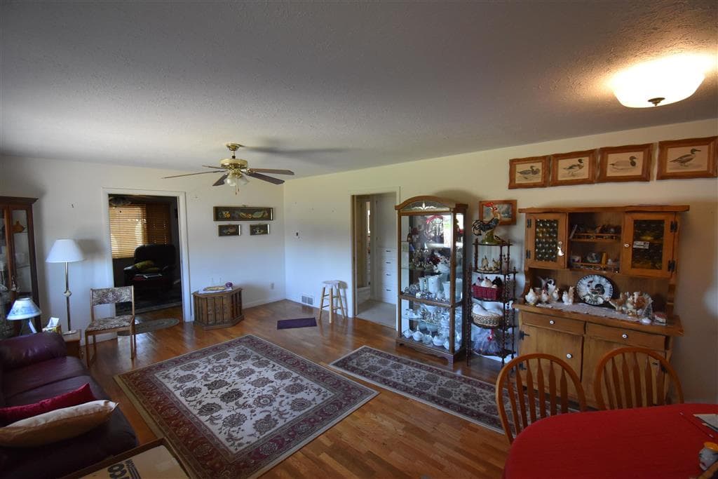 969 Lane 9 — photo 18 of 25