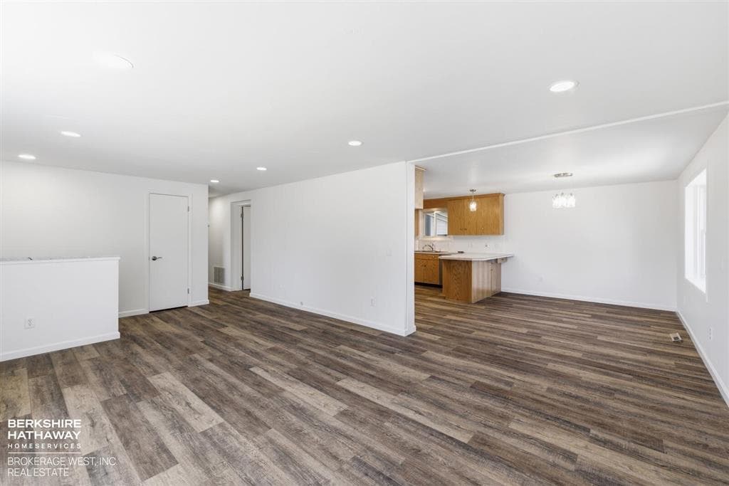 1513 31st St — photo 5 of 25