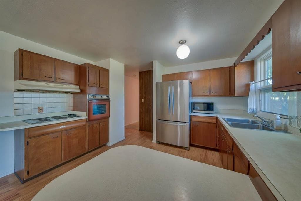 2580 Newton Ave — photo 12 of 25