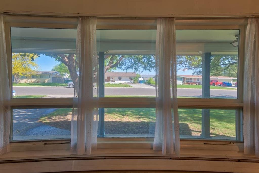 2580 Newton Ave — photo 7 of 25