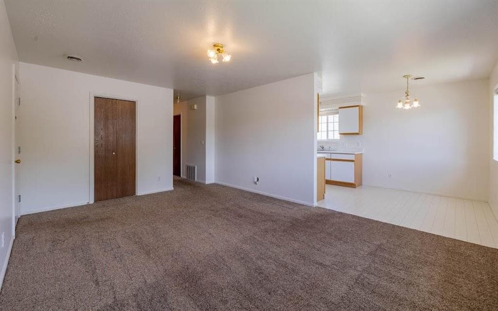 888 N N Gilbert St — photo 3 of 10