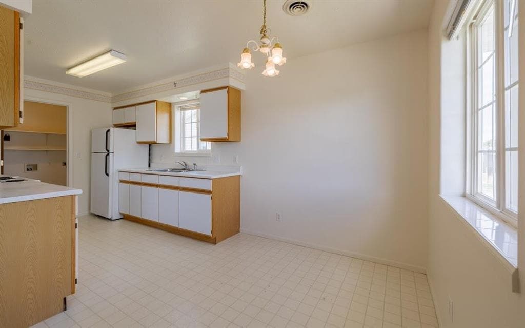 888 N N Gilbert St — photo 4 of 10