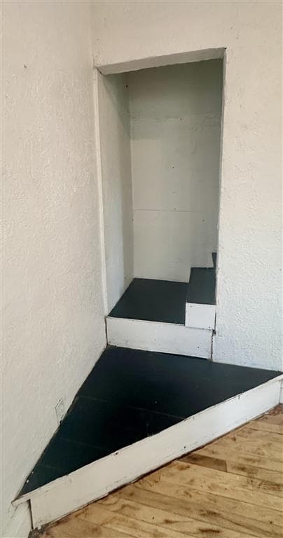 212 Robertson Ave — photo 6 of 18