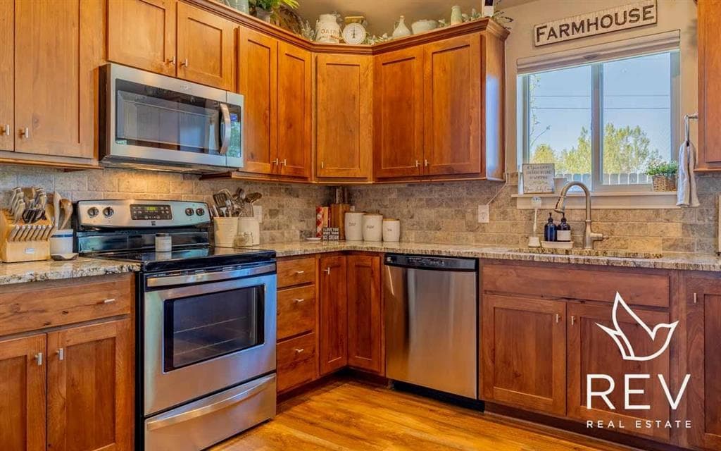 3008 Hardpan Ave — photo 2 of 25