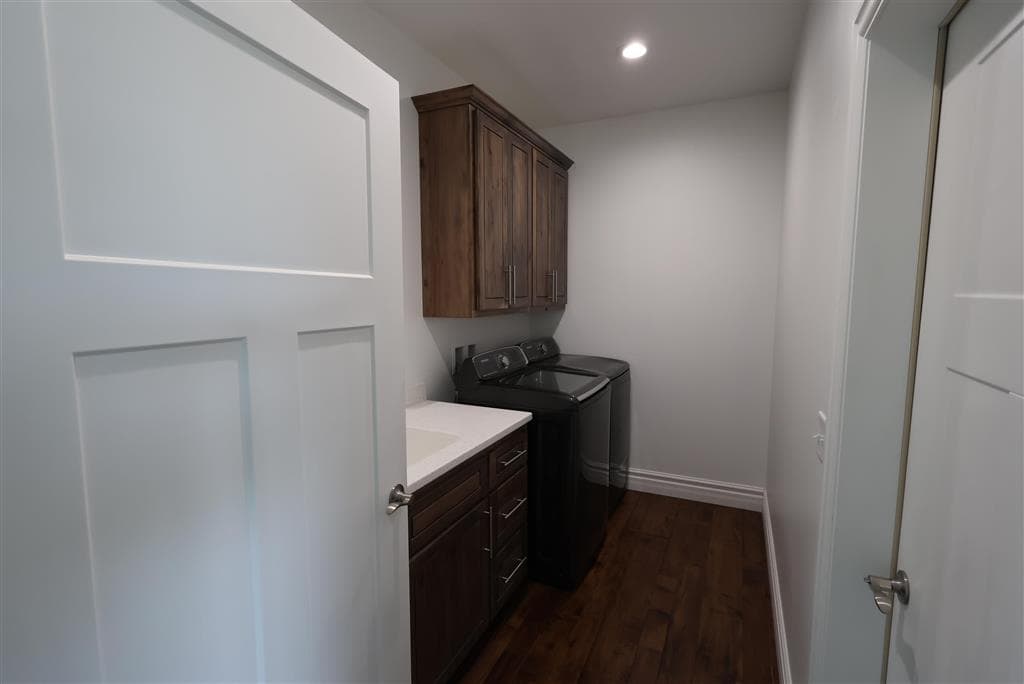 137 W 10th St — photo 4 of 16